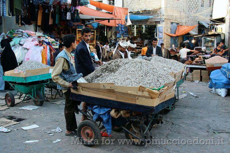 IMG_3742  pesce essicato, Taiz.jpg